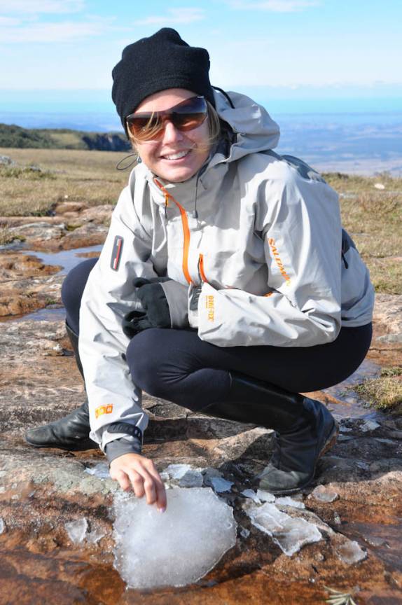 Gelo no alto do mirante do canyon da Fortaleza, em Cambará do Sul - RS
